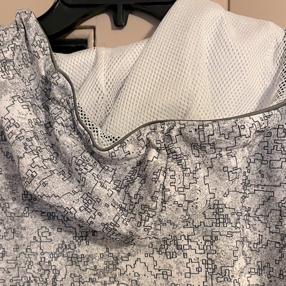 Superman size medium zippered hoodie. - Picture 7 of 7